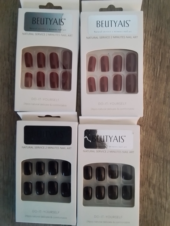 Beautyais Other - 4 Sets Press On Nails*Black & Red